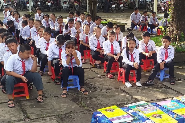 Buộc thôi việc thầy giáo bị tố sàm sỡ nữ sinh lớp 4 ở Kiên Giang
