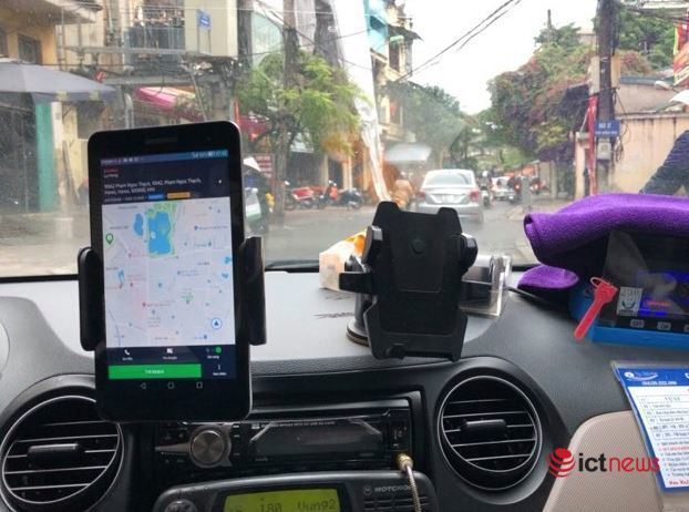 Tax hike worries ride-hailing drivers, but their companies actually pay the tax