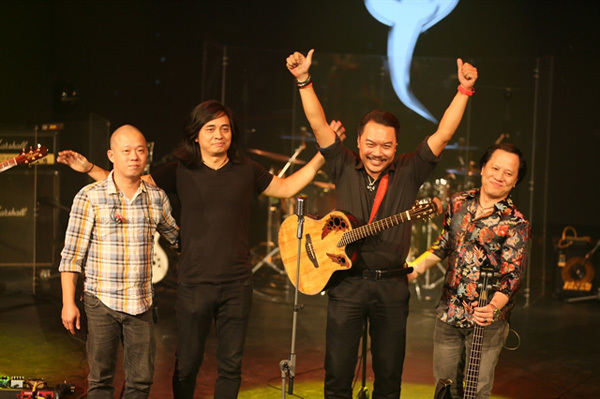 Vietnam’s oldest rock band introduces new lead vocalist