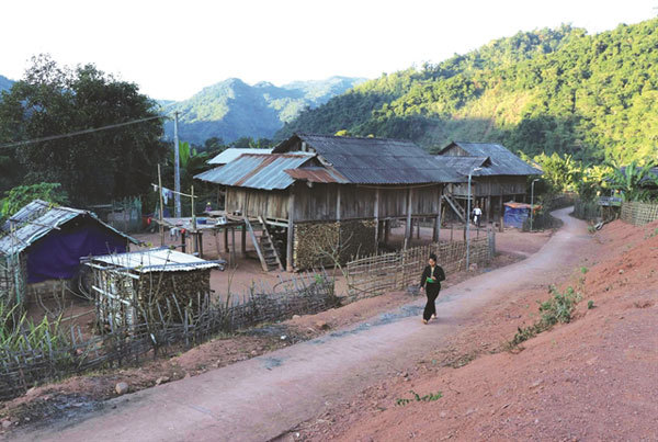 Lives of Cong ethnic people in Dien Bien Province