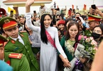 'Không đâu hâm mộ cuồng nhiệt với Hoa hậu như ở Việt Nam'