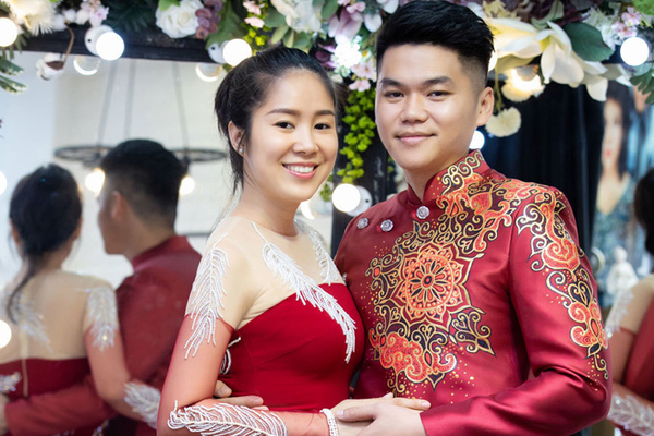 Lê Phương trình diễn thời trang cùng chồng kém 7 tuổi
