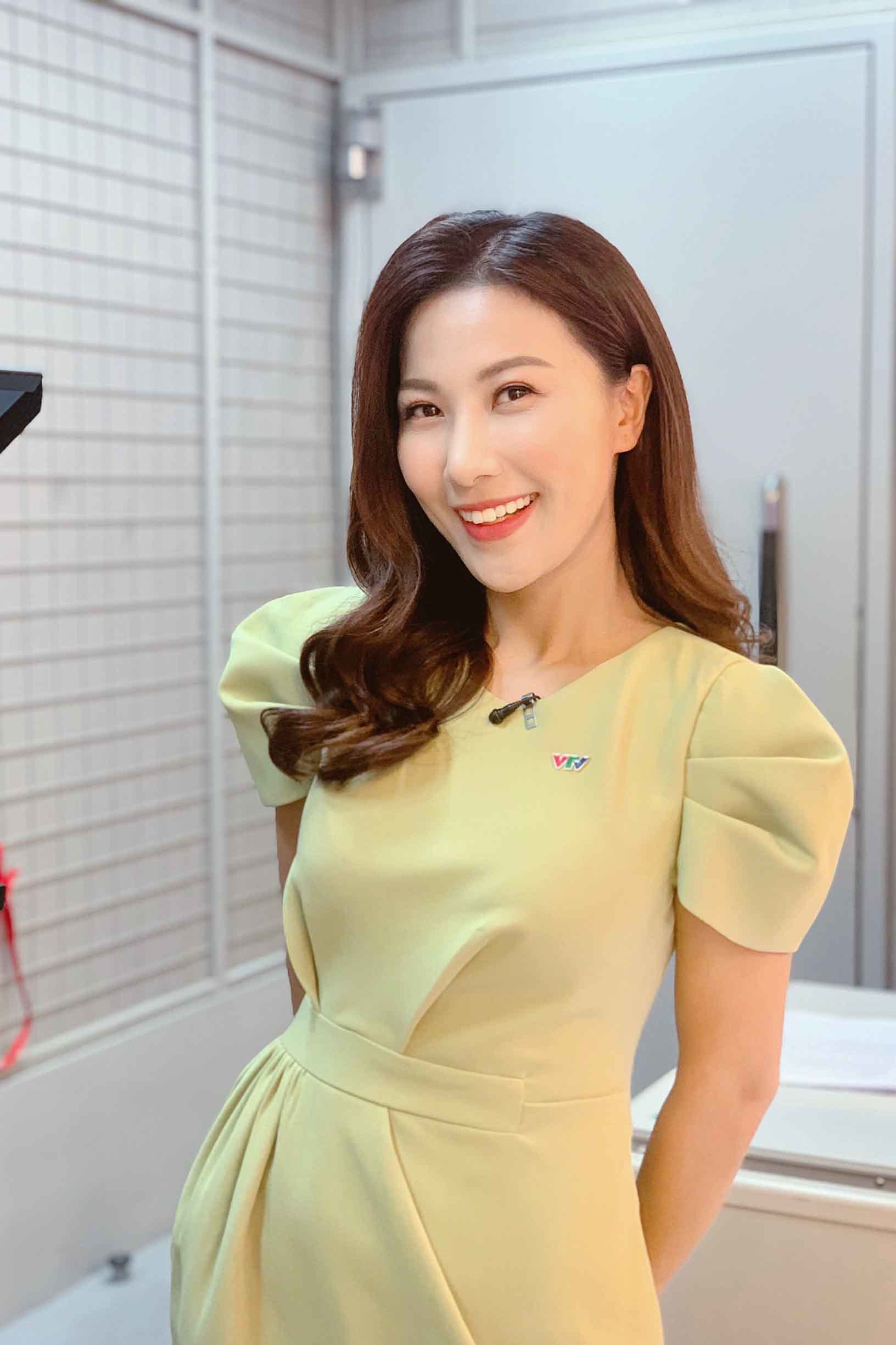 BTV Quỳnh Hoa 'thời tiết' nhận vai trò mới dẫn chính Chào buổi sáng MC Quỳnh Hoa 'thời tiết' bất ngờ dẫn thời sự VTV