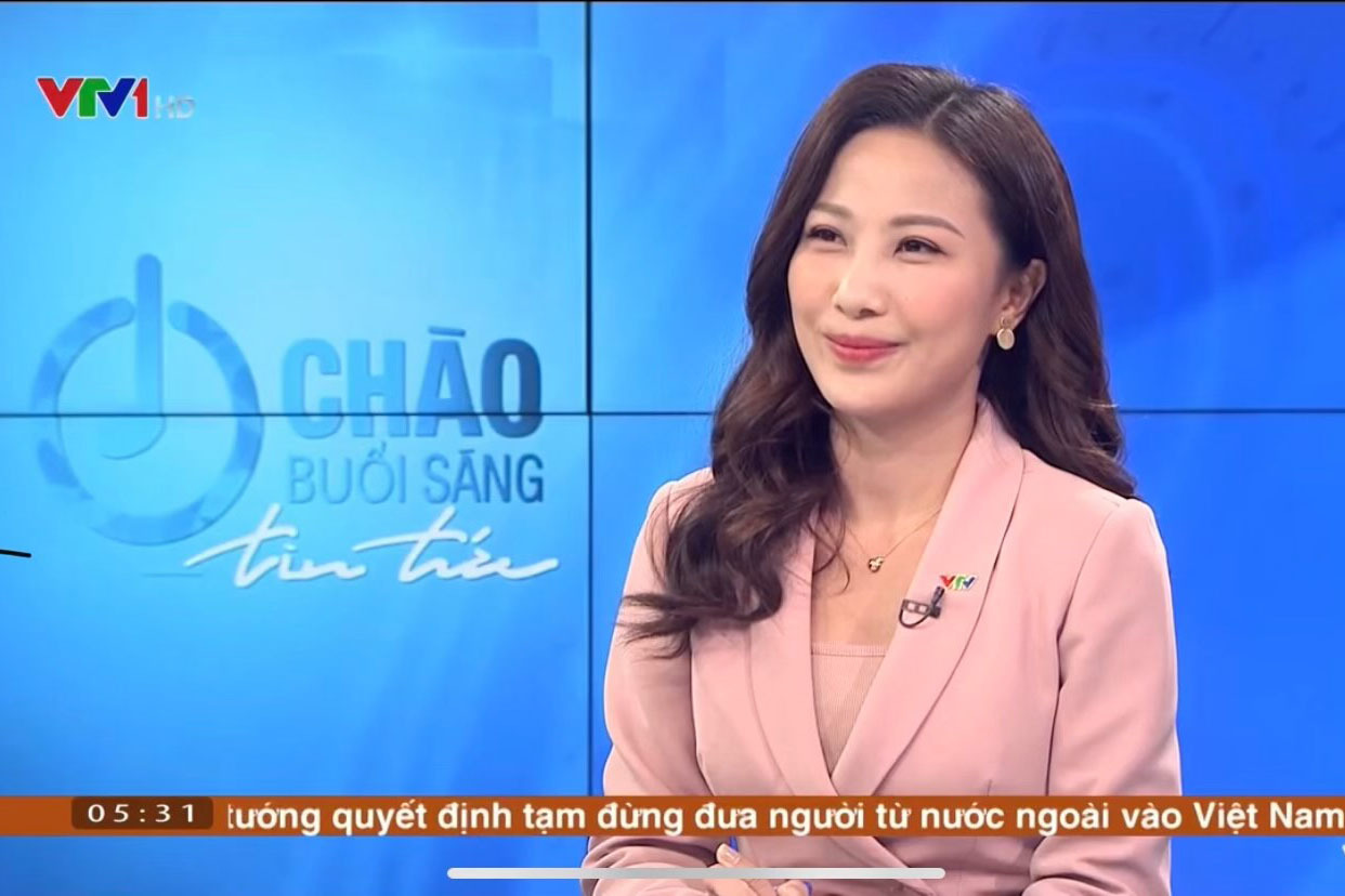 MC Quỳnh Hoa 'thời tiết' bất ngờ dẫn thời sự VTV