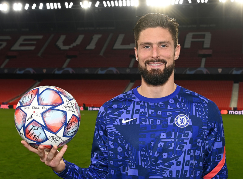 Nghịch lý Giroud ghi 4 bàn vẫn dự bị trận tới ở Chelsea