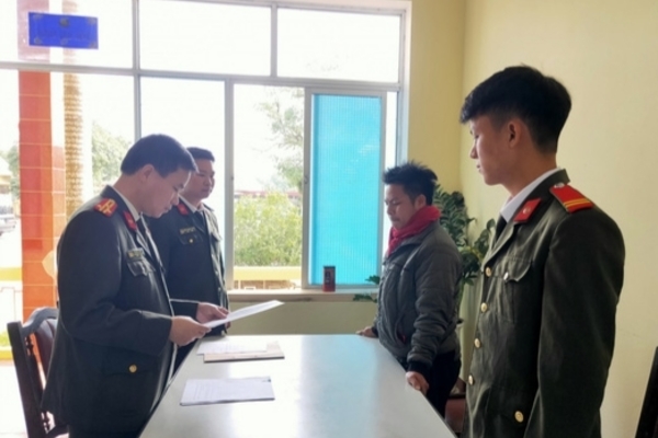 Phạt 5 triệu đồng người vi phạm lỗi giao thông, lên mạng xã hội doạ bắn công an