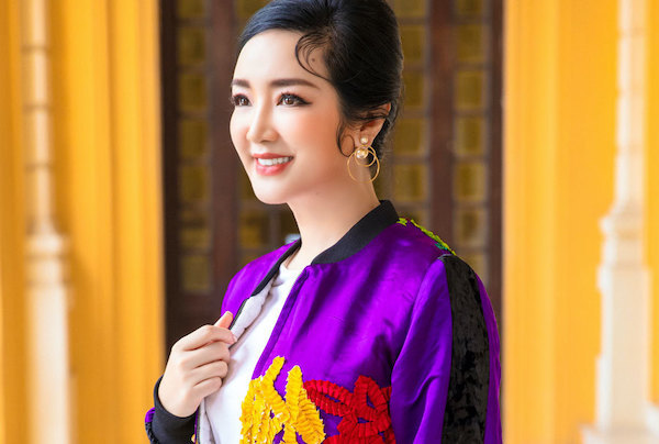 Hoa hậu đền Hùng Giáng My trẻ trung ở tuổi U50
