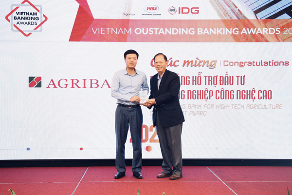 Agribank nhận 2 giải thưởng Ngân hàng Việt Nam tiêu biểu 2020