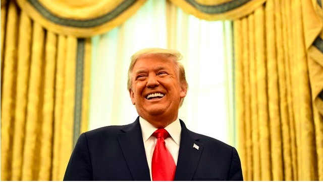 Đằng sau cuộc tranh giành xin ông Trump ân xá