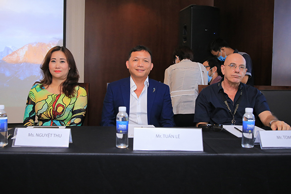 Nghệ sĩ Việt làm show Broadway gây quỹ ủng hộ miền Trung