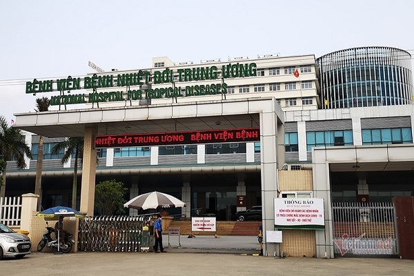 Bệnh viện tuyến đầu chống Covid-19 tư vấn phòng dịch cho người đi nước ngoài