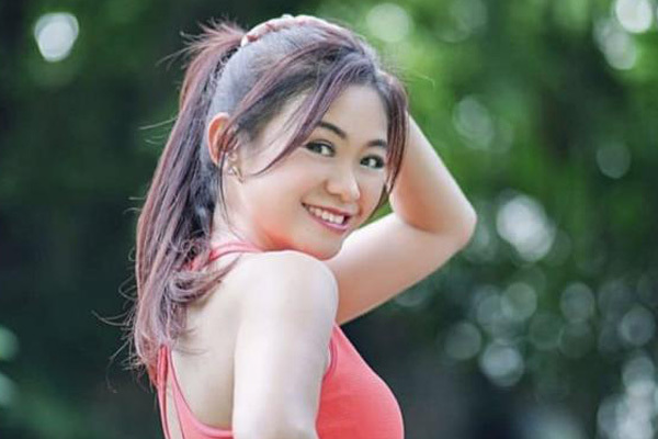 Bà nội 53 tuổi trông như cô gái hơn 20 tuổi