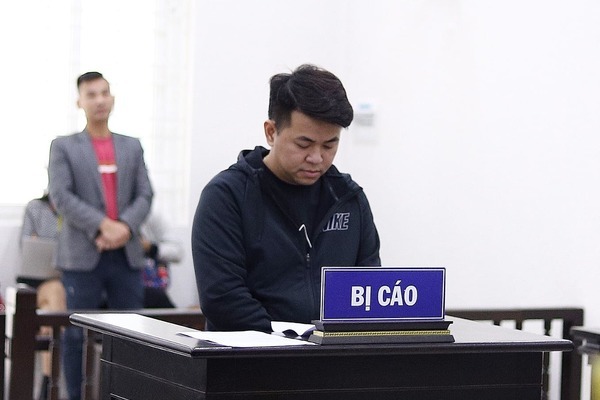 Người phụ nữ bí ẩn trong vụ cựu cán bộ công an Hà Nội lừa đảo
