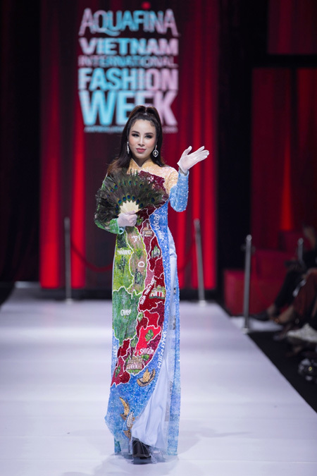 Ao Dai designer presents new collection at Vietnam International Fashion  Week 2020, News