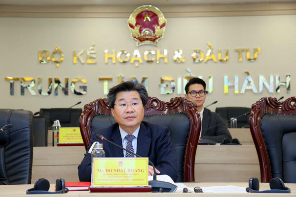 Vietnam further improves business environment