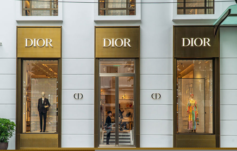 Spending falls amid COVID-19, but luxury brands continue to open in Vietnam's busy retail market