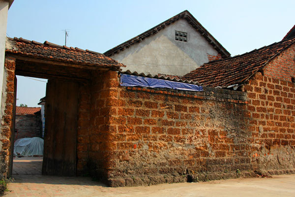 Exploring Duong Lam, a typical ancient village in northern Vietnam