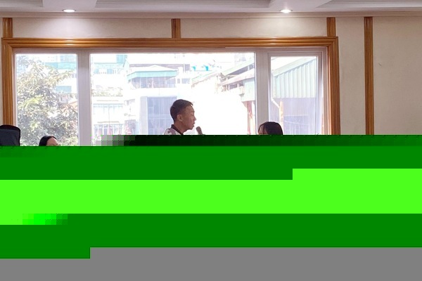 NSƯT Việt Hoàn đưa con gái&nbsp;11 tuổi lên sân khấu