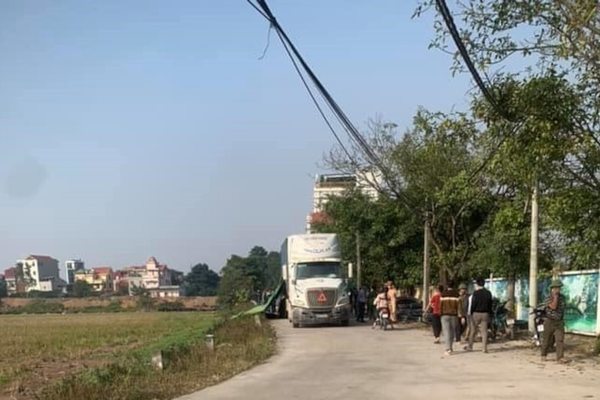 Hai chị em tử vong vì xe container chèn qua người