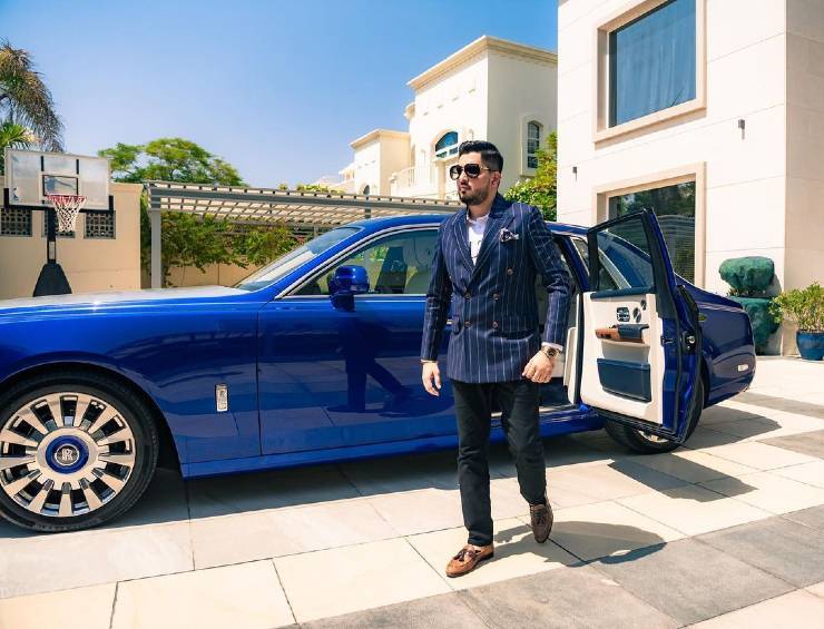 Tỷ phú 29 tuổi sở hữu dàn siêu xe Rolls-Royce biển số VIP