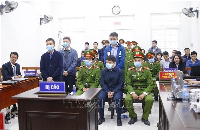 Thẩm phán Trương Việt Toàn nói về cái bắt tay với ông Nguyễn Đức Chung