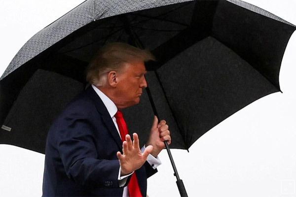 Tòa tối cao bác vụ kiện của Texas, cuộc chiến pháp lý của ông Trump khép dần