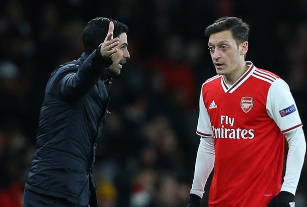 Arsenal phải ‘đền’ hơn 7 triệu bảng để tiễn Mesut Ozil
