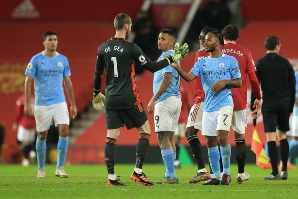 MU ‘ăn chửi’ vì hòa nhạt mà vui như thắng derby Manchester