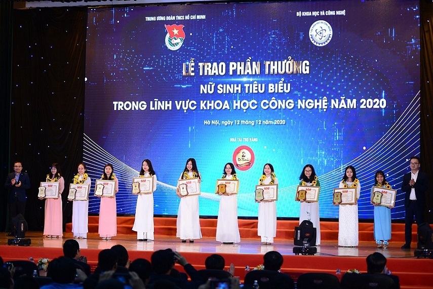Trao giải cho 20 nữ sinh tiêu biểu trong lĩnh vực Khoa học công nghệ năm 2020