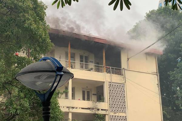 Cháy toà nhà trong trụ sở Bộ Xây dựng