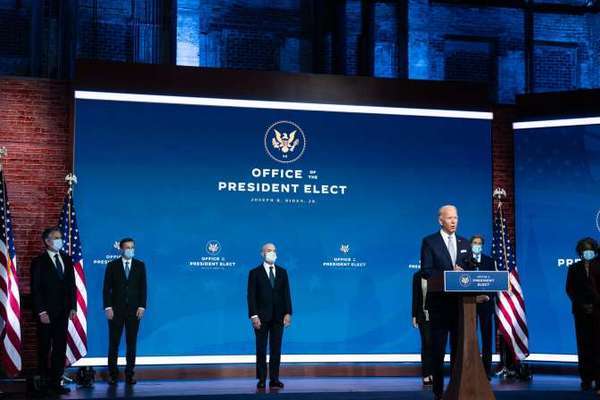 Áp lực bủa vây dàn nội các của Joe Biden