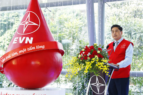 Hàng ngàn người lao động EVN tham gia hiến máu nhân đạo