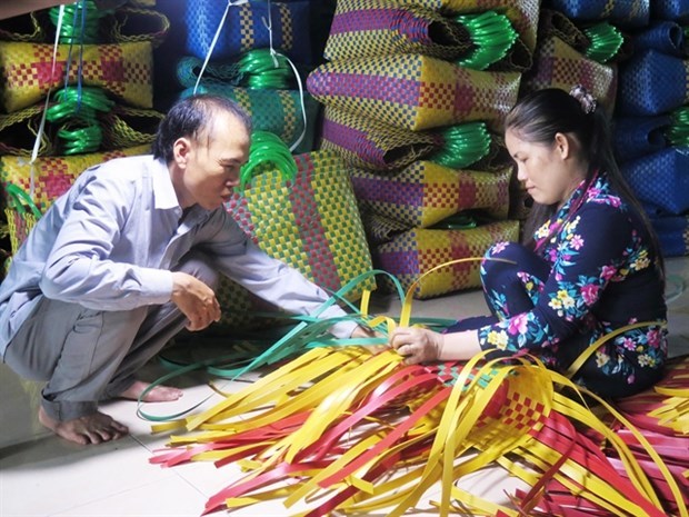 VIETNAM NEWS HEADLINES DECEMBER 15 - Vimarsana News