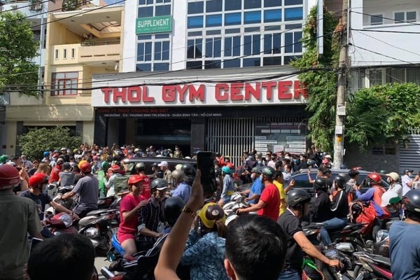 Công an can thiệp vụ nghìn người kéo đến tìm thanh niên xúc phạm gia đình Chí Tài