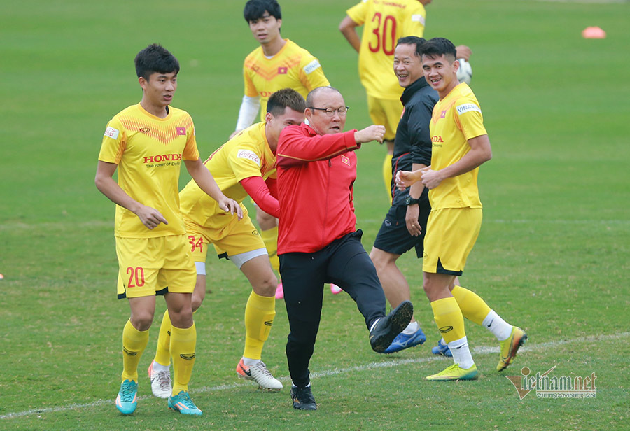 Tuyển Việt Nam đấu U22 Việt Nam: Các đàn anh đừng tưởng bở!