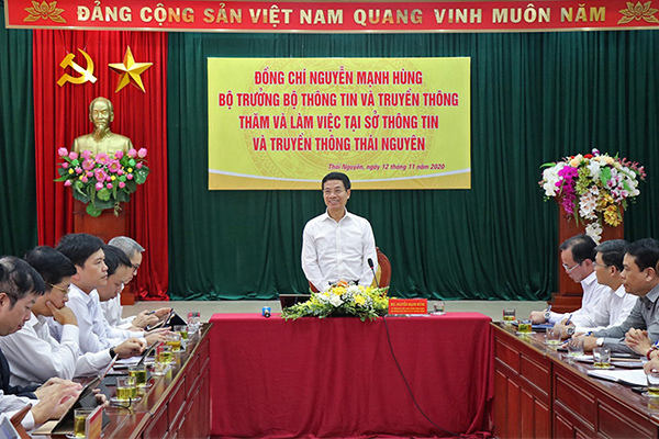 Làm ngược và tự làm “chuột bạch”: Bí quyết chuyển đổi số