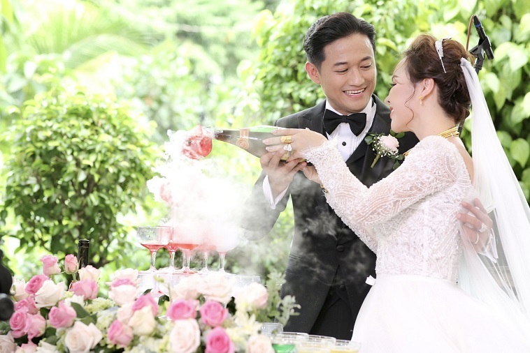 Actress Quy Binh: 'Being able to marry a beautiful and talented wife is my luck'