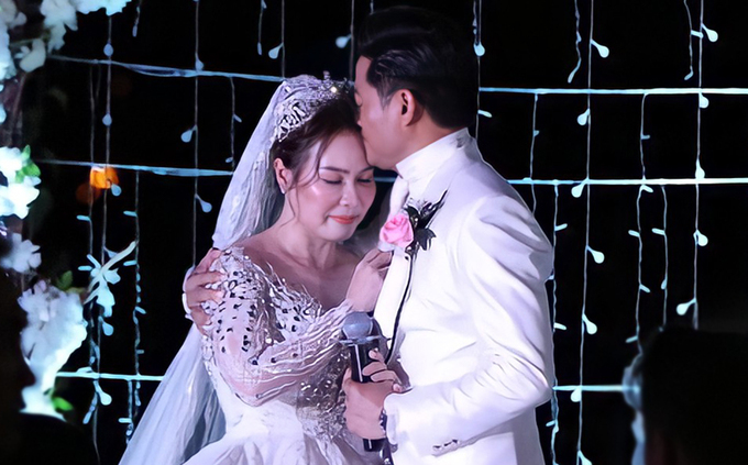 Actress Quy Binh: 'Being able to marry a beautiful and talented wife is my luck'