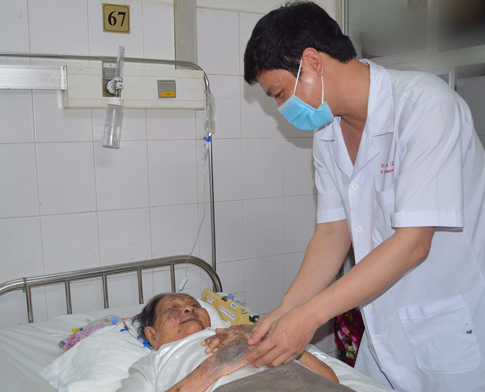 Ninh Bình: Tập huấn nâng cao kỹ năng giao tiếp ứng xử cho nhân viên y tế