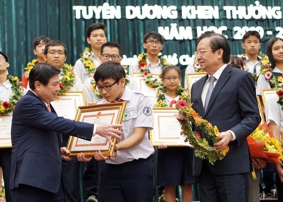 TP.HCM tăng thưởng gấp 20 lần cho học sinh được giải quốc tế