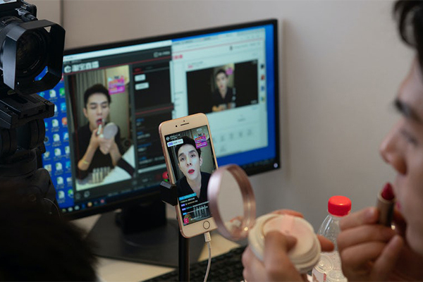 Vietnamese can earn big money from livestreaming sales