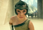 Bật mí về 'Wonder Woman nhí' Lilly Aspell nhảy cầu, cưỡi ngựa điêu luyện