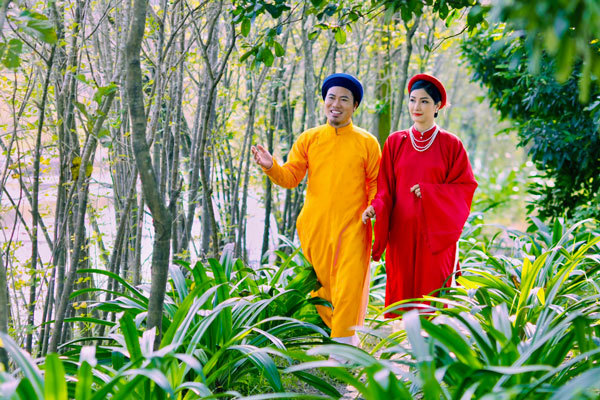 Vợ đẹp, kín tiếng, sinh 5 con cho nghệ sĩ Vượng Râu xuất hiện MV mới