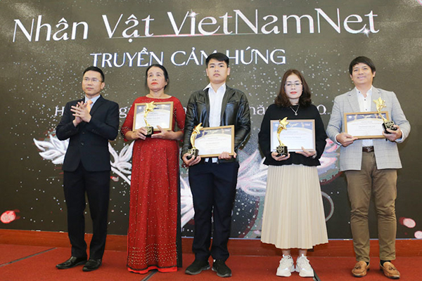 VietNamNet vinh danh 4 nhân vật truyền cảm hứng năm 2020