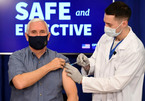 Hình ảnh vợ chồng Phó Tổng thống Mỹ tiêm vắc-xin Covid-19, trấn an về độ an toàn