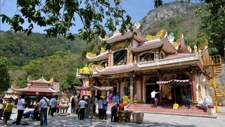 Ba Den Mountain to become tourism hotspot