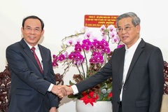 Bí thư Nguyễn Văn Nên thăm, chúc mừng đồng bào Công giáo dịp Giáng sinh