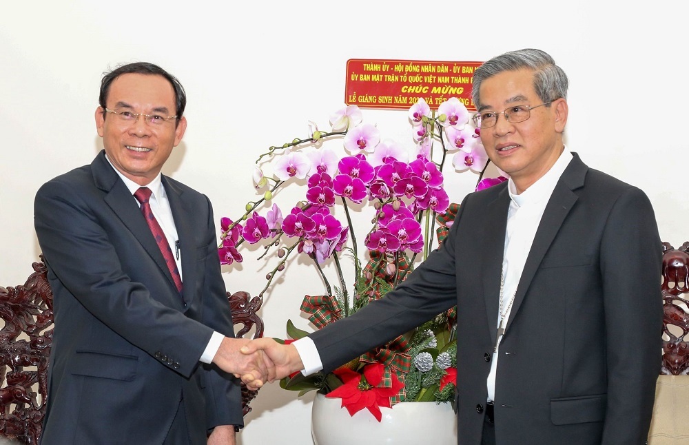 Bí thư Nguyễn Văn Nên thăm, chúc mừng đồng bào Công giáo dịp Giáng sinh