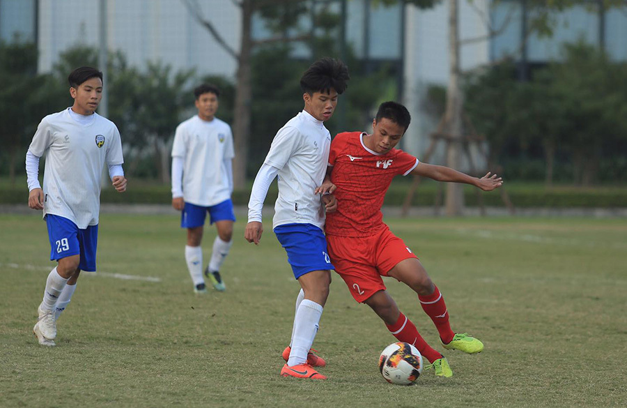 VCK U15 Cúp QG: Hai tấm vé đầu tiên vào bán kết