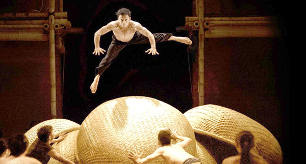 A O Show on Vietnamese culture to usher in New Year